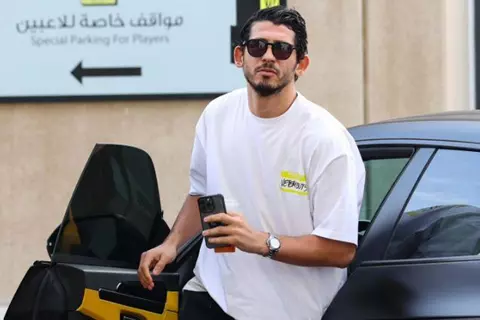 بناءً على طلب الجماهير.. استجابة سريعة من رئيس اتحاد جدة لتكريم حجازي وحمدالله